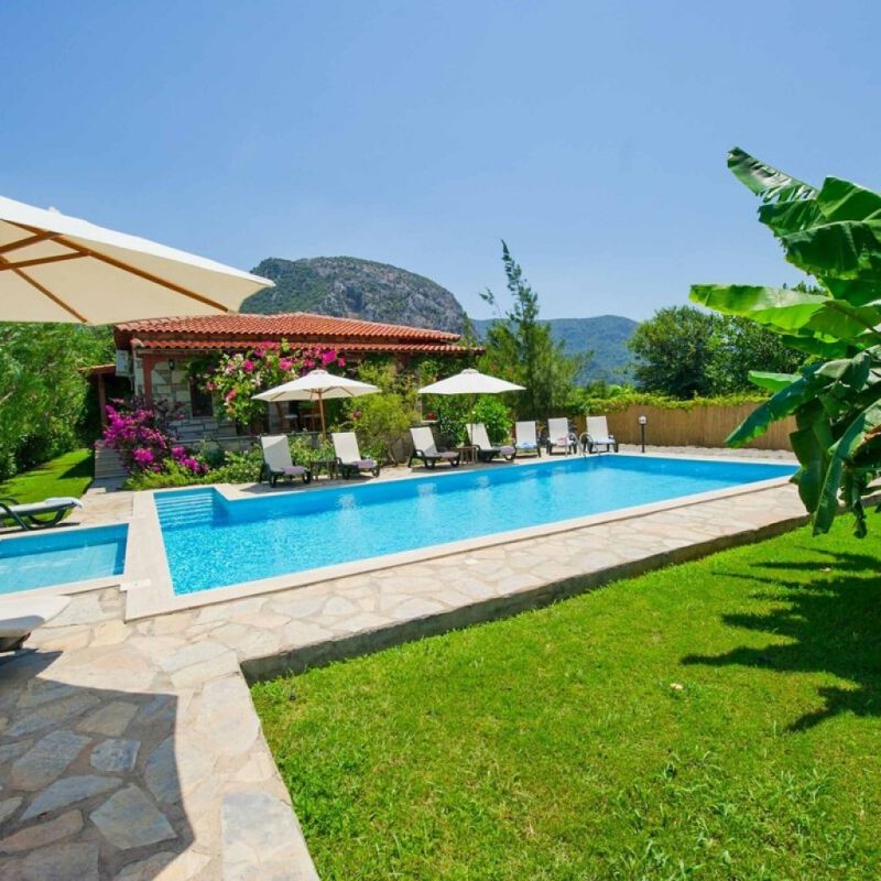 Villa D'Louca 10