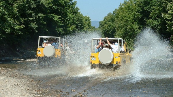 Dalyan Jeep Safari Turu: Doğayı Keşfet, Macerayı Yaşa!