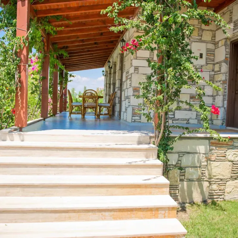Villa D'Louca 3