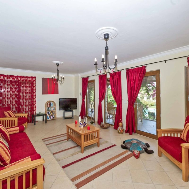 Villa D'Louca 17